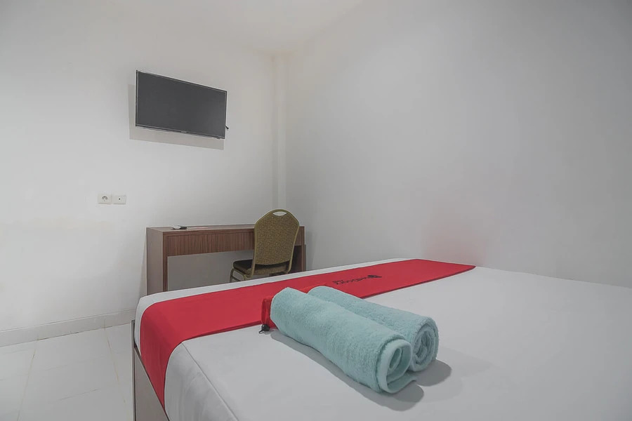 RedDoorz near Living Plaza Balikpapan