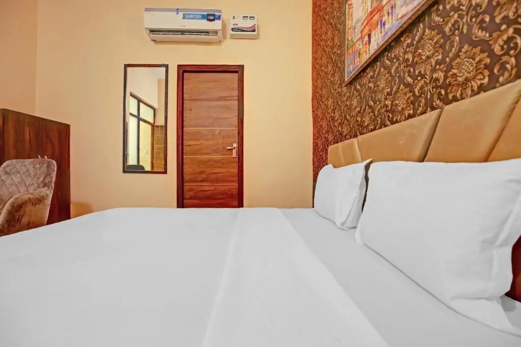 Townhouse 1003 Hotel Sky 9