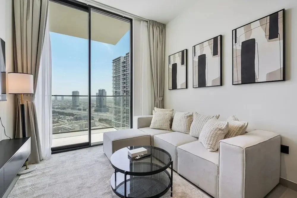 PVH - Elegant 1BR - Binghatti House