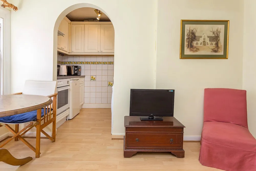 1 Bed Chic Apartments in Chelsea Central London FREE WIFI by City Stay Aparts London