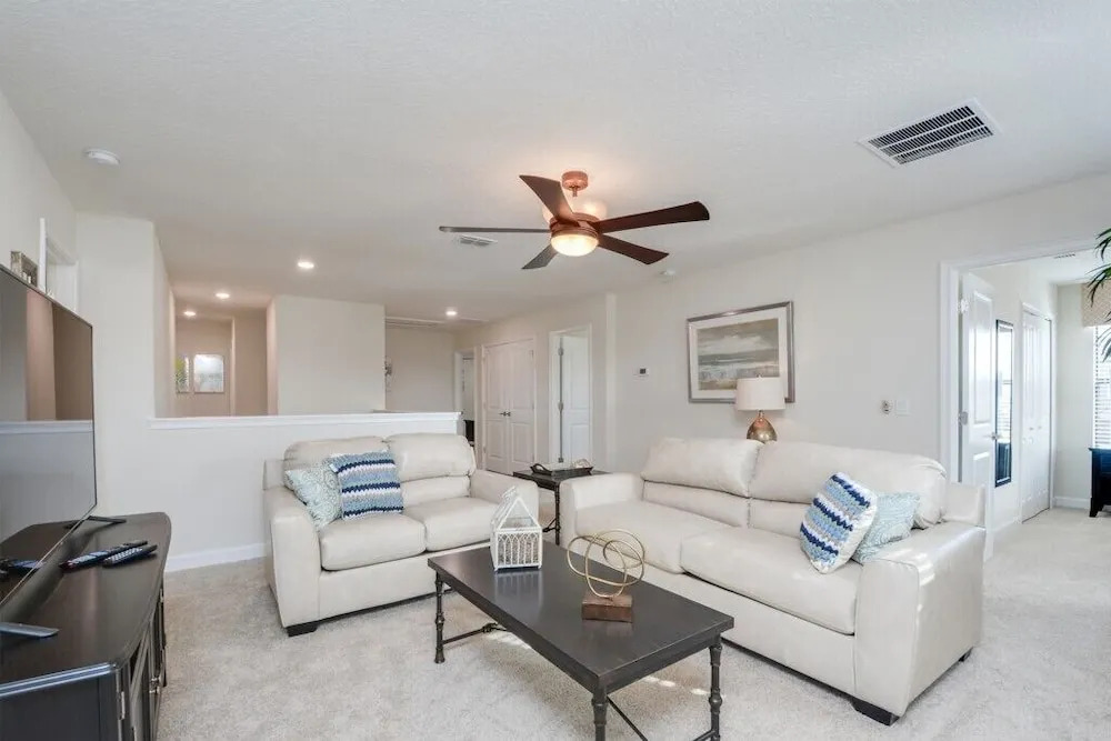 9153 Davenport - 8 Br Home