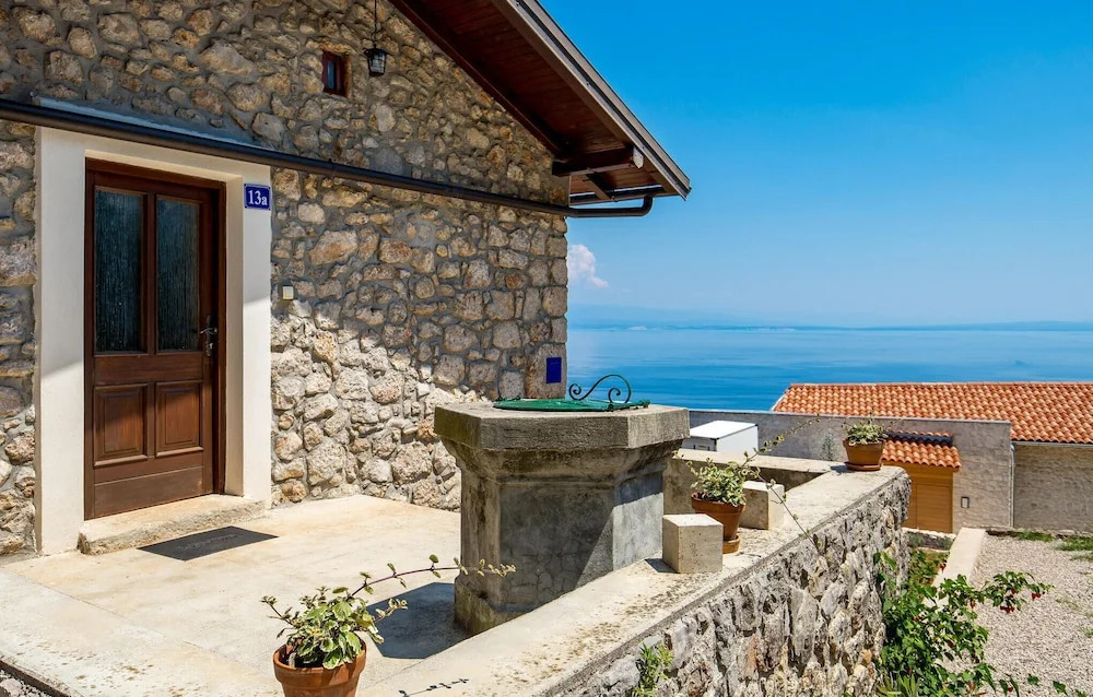 Lovely Home In Lovran