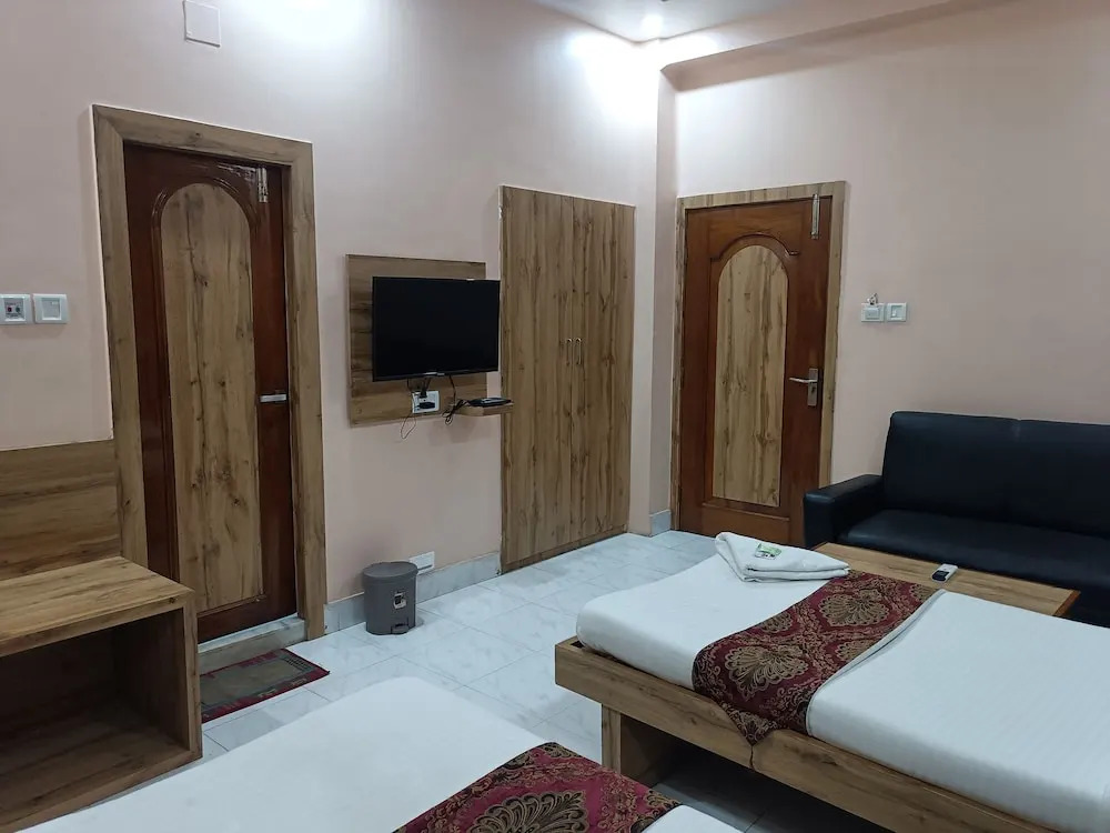 HOTEL SUDAKSHINA by ROH
