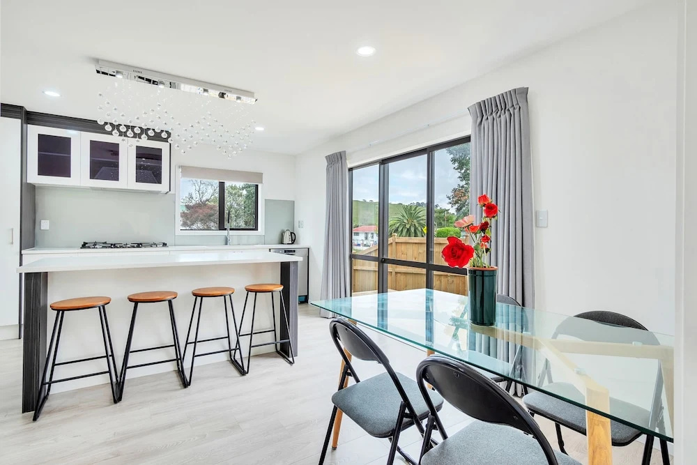 Superb Holiday Home near Airport
