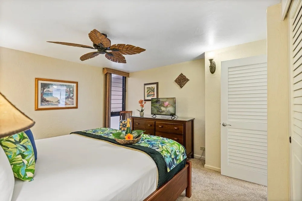 Kaleialoha 209 1 Bedroom Condo by RedAwning