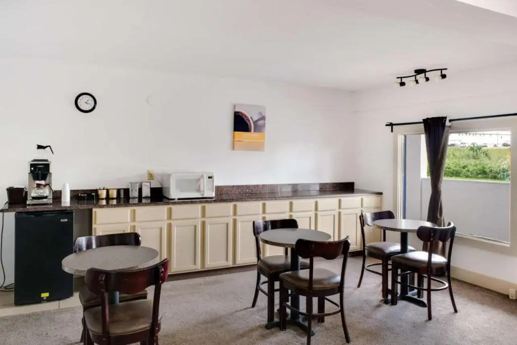 Howard Johnson Inn Monroe