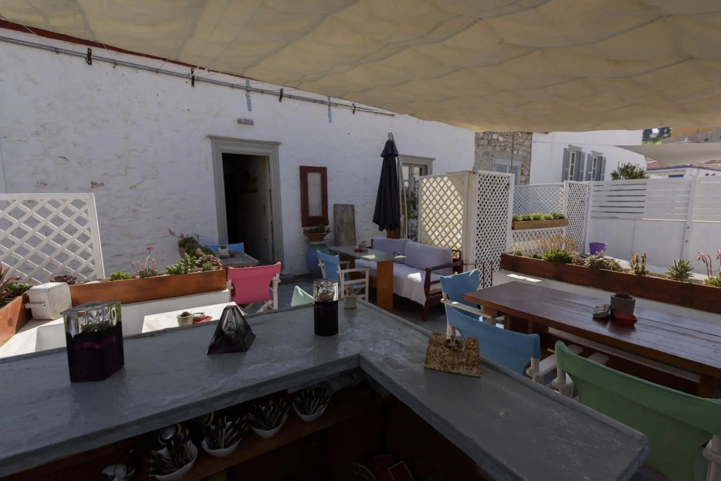 Mastoris Mansion