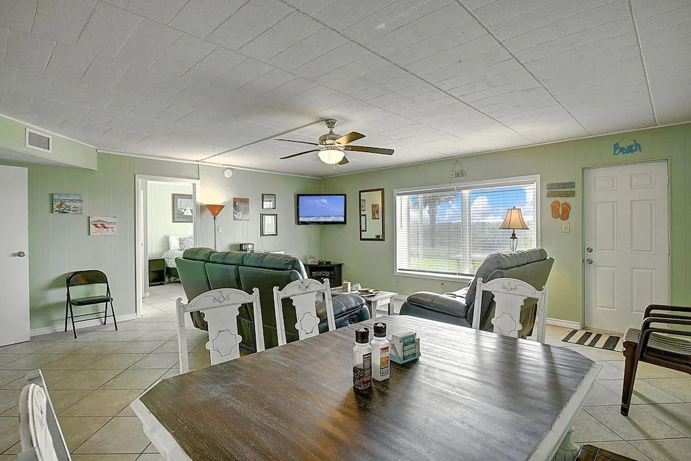 Island 109 3 Bedroom Condo