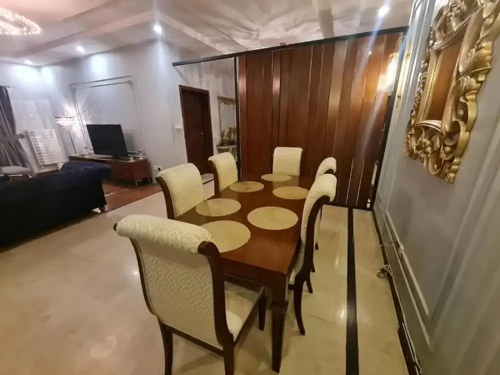 189 The Guest House
