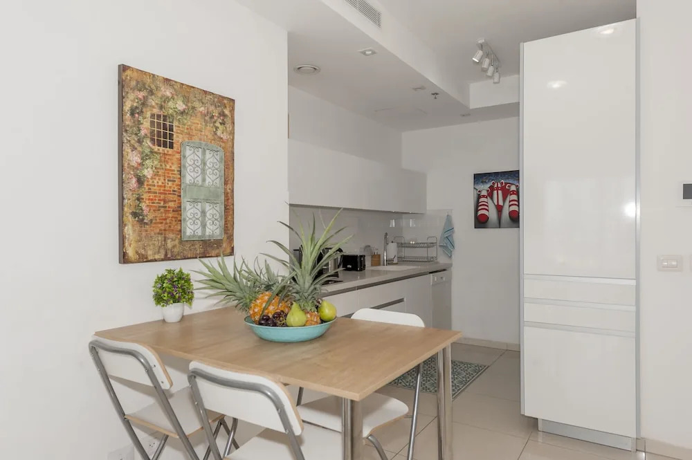 Superior & Spacious.over TLV Mall