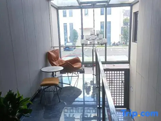 Meiyi Apartment（(Caohejing Xingzhong Road Subway Station)）