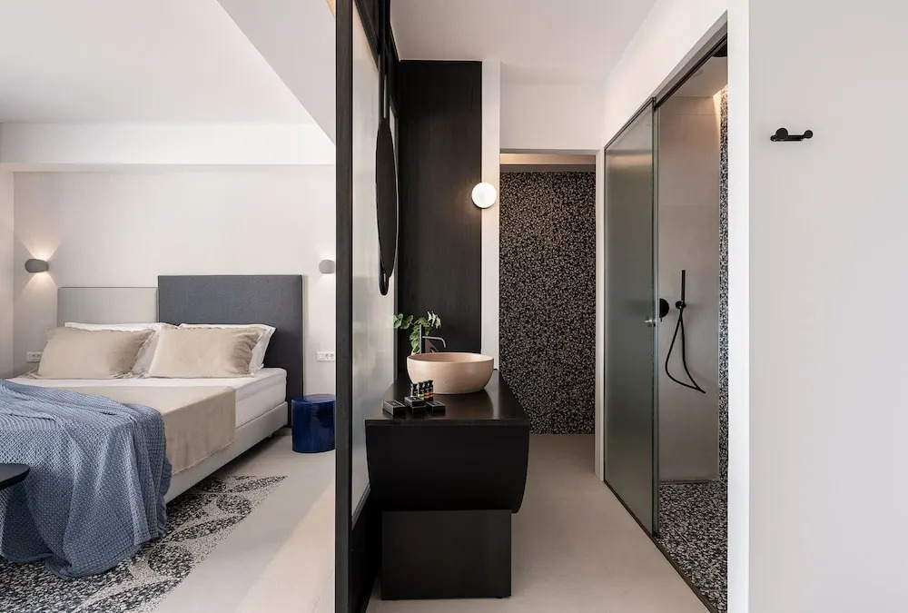 Nuovo Luxury Suites