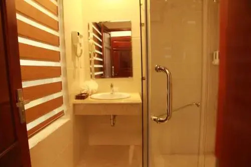 Khách sạn Hải Quân - The Marine Hotel