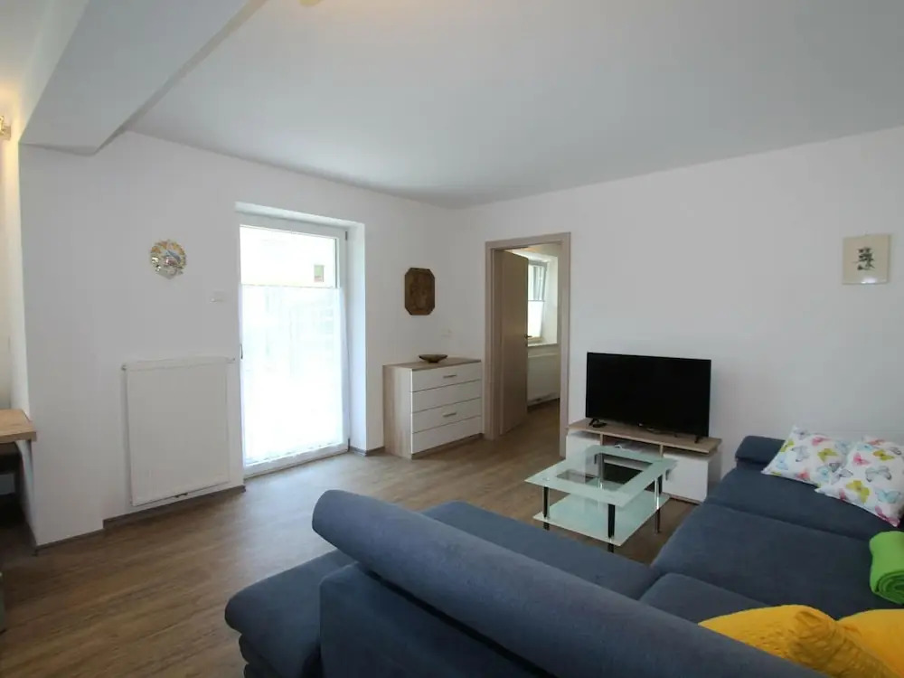 Nice Apartment in Detached House with Large Garden near Town Center & Ski Slope