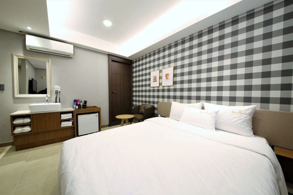 Star Hotel