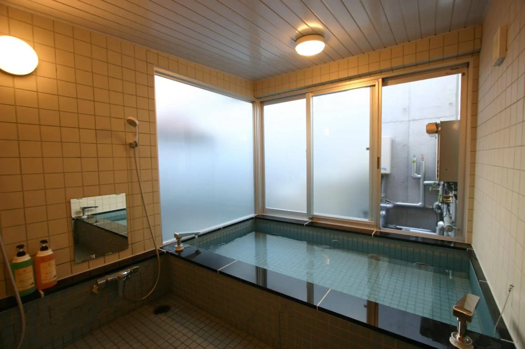 Weekly SHO Hotel Namba