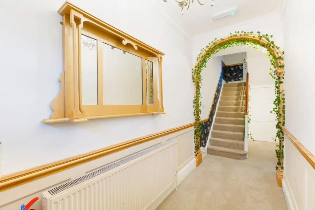 The Wonderland Townhouse - Amazing Alice in Wonderland 8BDR Home