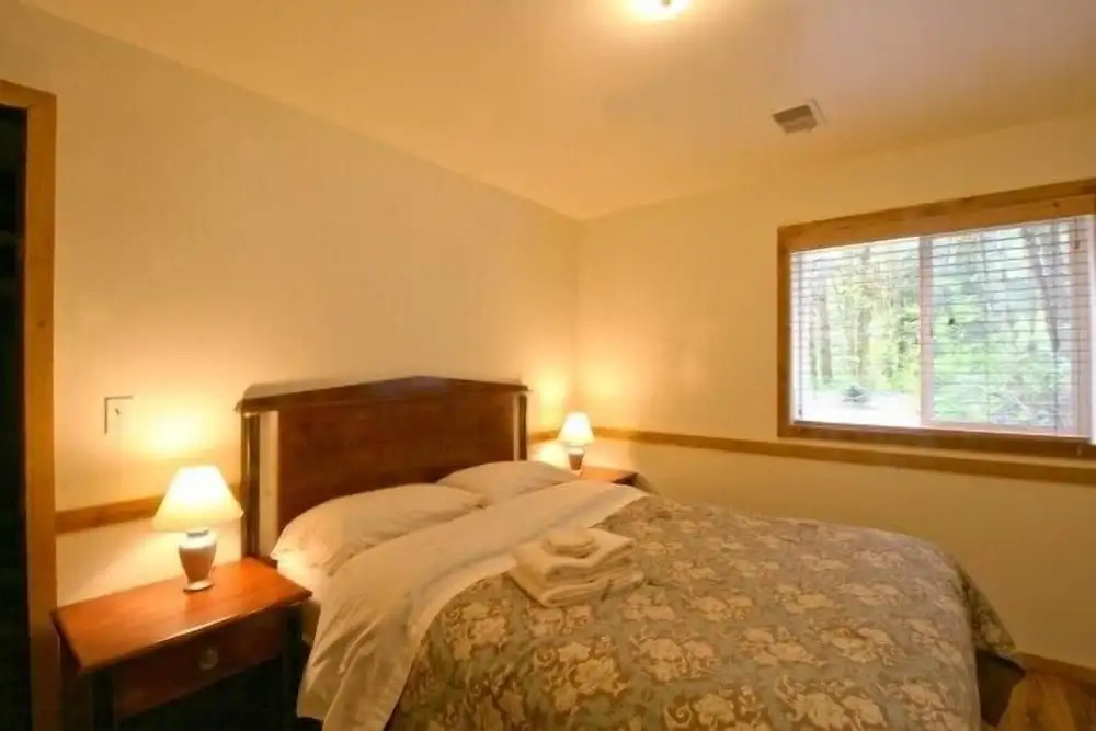 Mt Baker Lodging Cabin 3 Sleeps 26