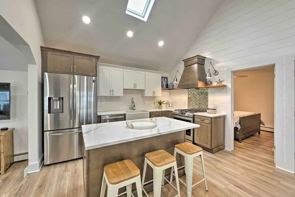 Ocean Grove Apt. w/ Balcony: 1 Block to the Beach!