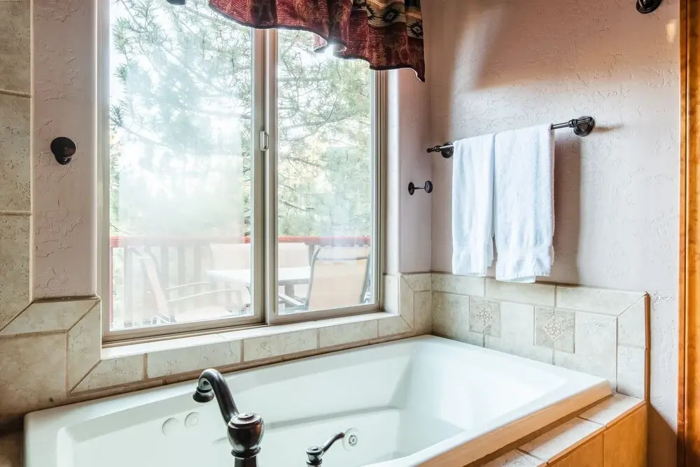 47 - Canyon Crest Lodge 5 Bedroom Home by Redawning