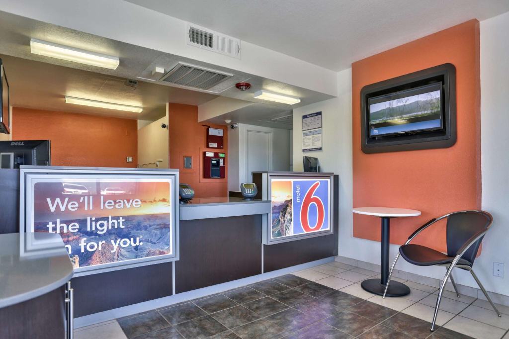 Motel 6-Flagstaff, AZ - Butler