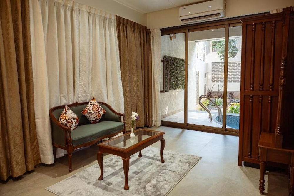 Parkwood Exotica Resort - Alibaug