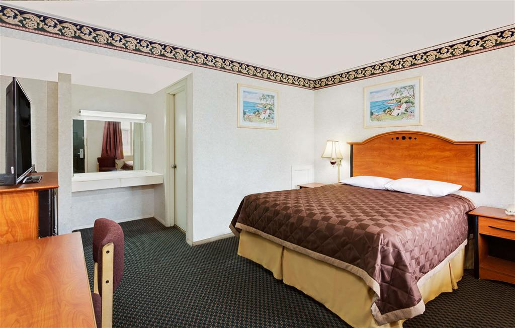 Knights Inn Madison Heights