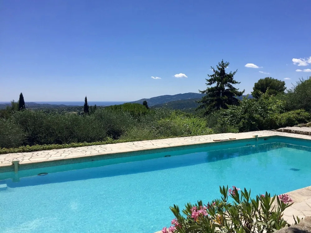 Vintage Villa in Grasse With Private Swimming Pool