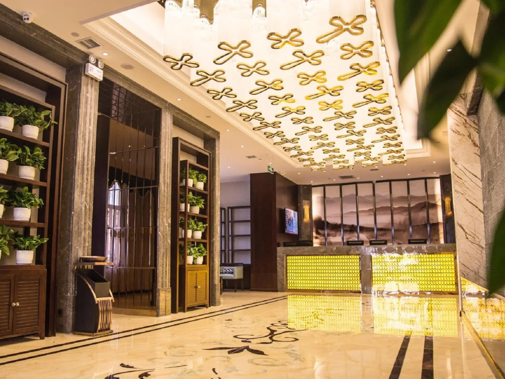 Syracuse Capsule Youth Hostel (Mudanjiang Railway Station)