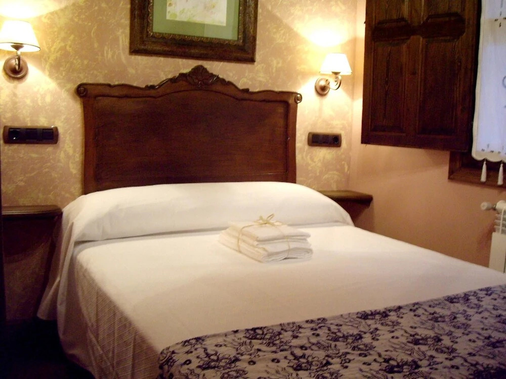 House With 4 Bedrooms in Villamorey, With Wonderful Mountain View, Fur
