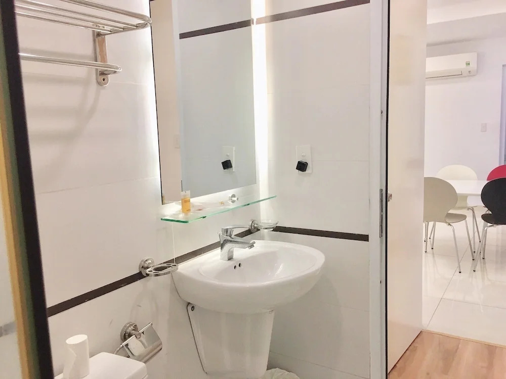 Modern Apartment in Scenic Valley Phu My Hung D7