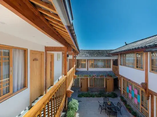 Lijiang Huazizai Premium Garden Inn