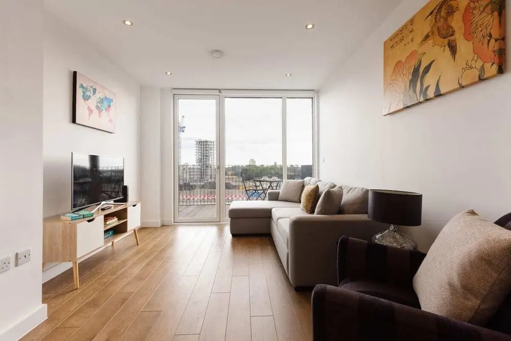 Modern 1bed W/balcony in Bromley, 7mins to Tube