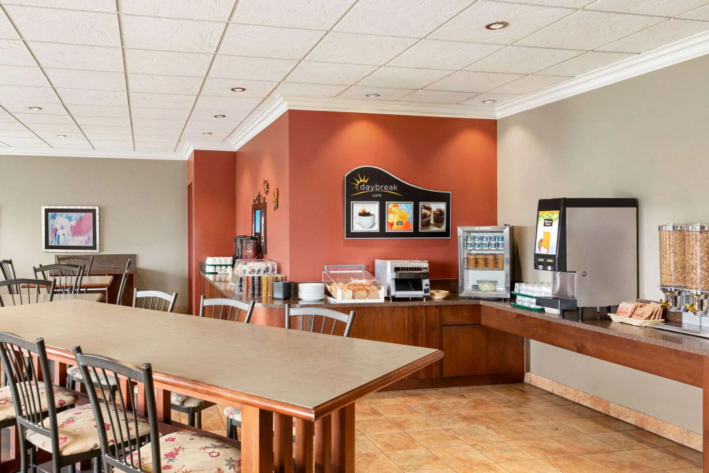 Days Inn by Wyndham Montmagny