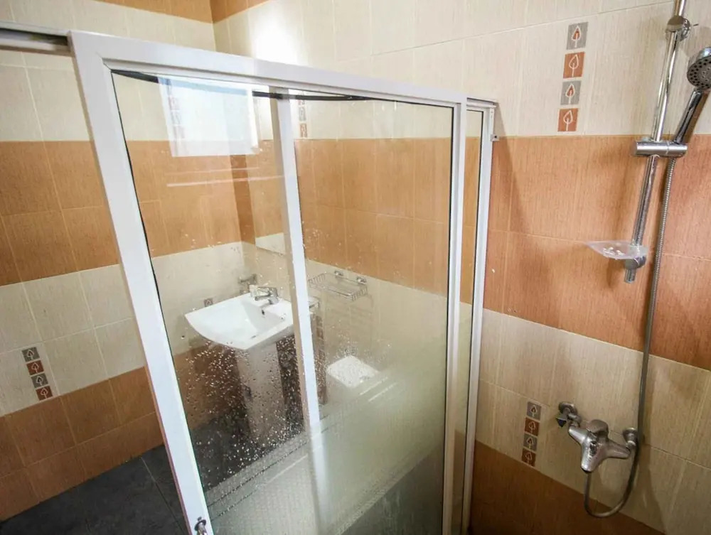 Yoho Solid Hotel Borella