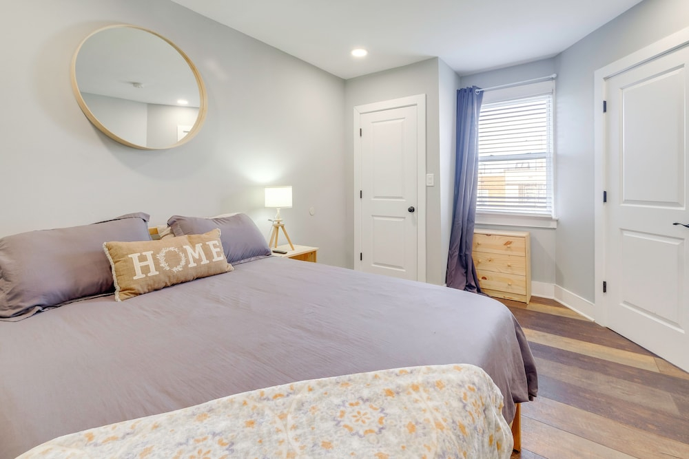 Fire Pit & Yard! Modern DC Unit Near H Street