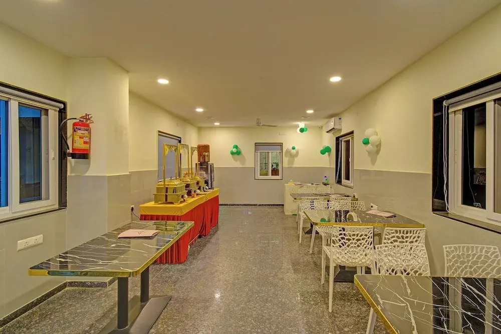 Fabhotel Garapati Grand