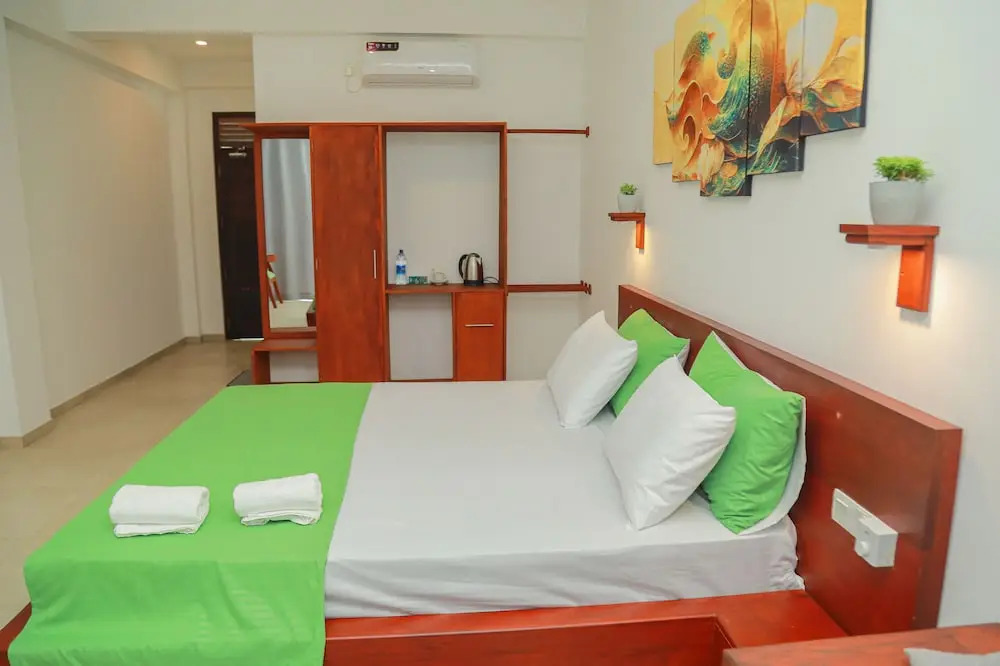Travellers Hotel Hikkaduwa