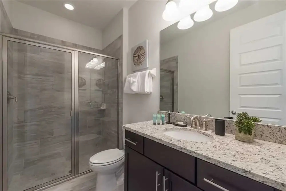 Reunion Beauty 8 Bedroom Home with Private Pool and Spa