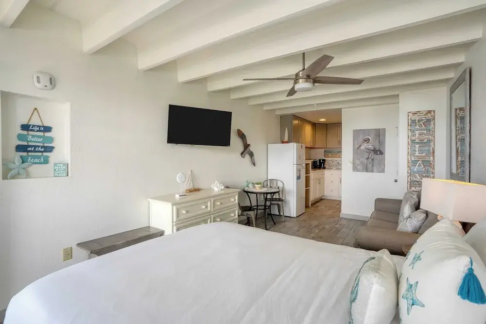 Fontainebleau 706 by Avantstay Beachfront+views