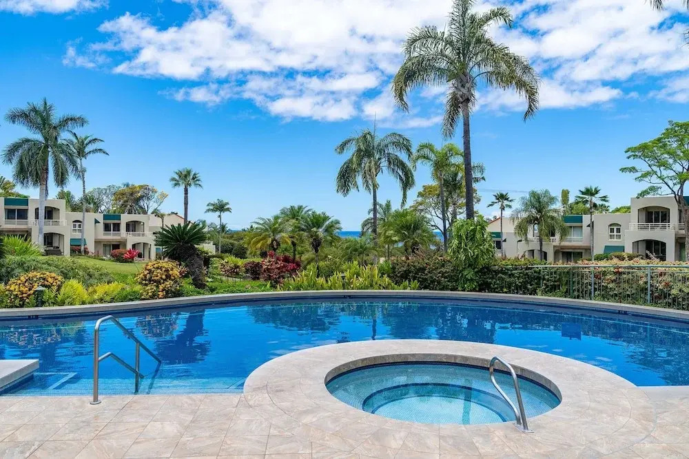 Tropical Paradise in Luxurious 1br, 2ba Ground Floor Unit, Garden View, Palms 801