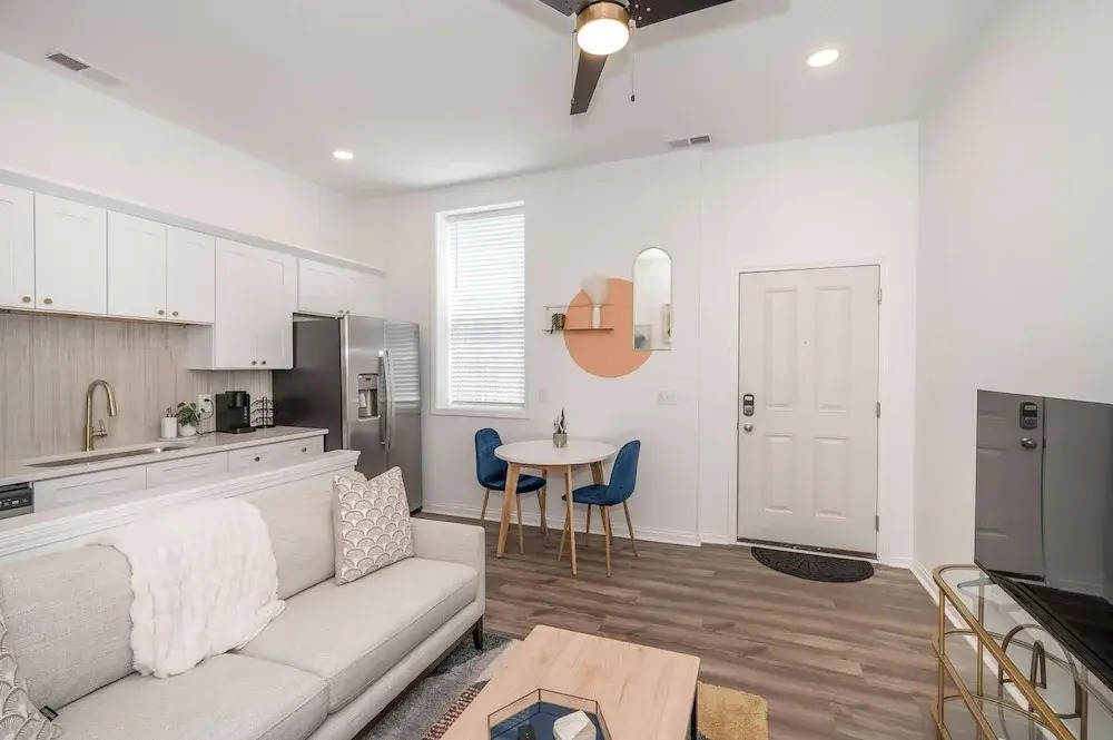 Covington Charm 202