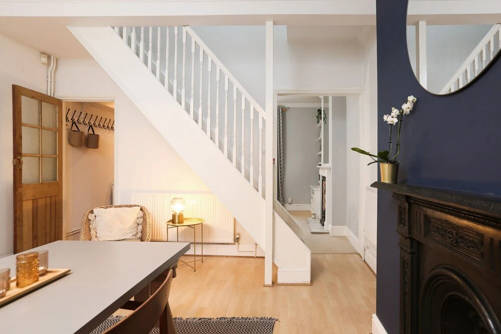 Elegant 2BD House in Colourful Cliftonwood