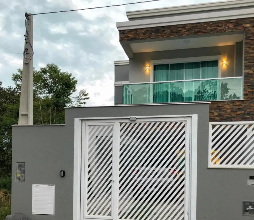 Casa Alto Padrão p/ 8 Pessoas na Praia de Mariscal