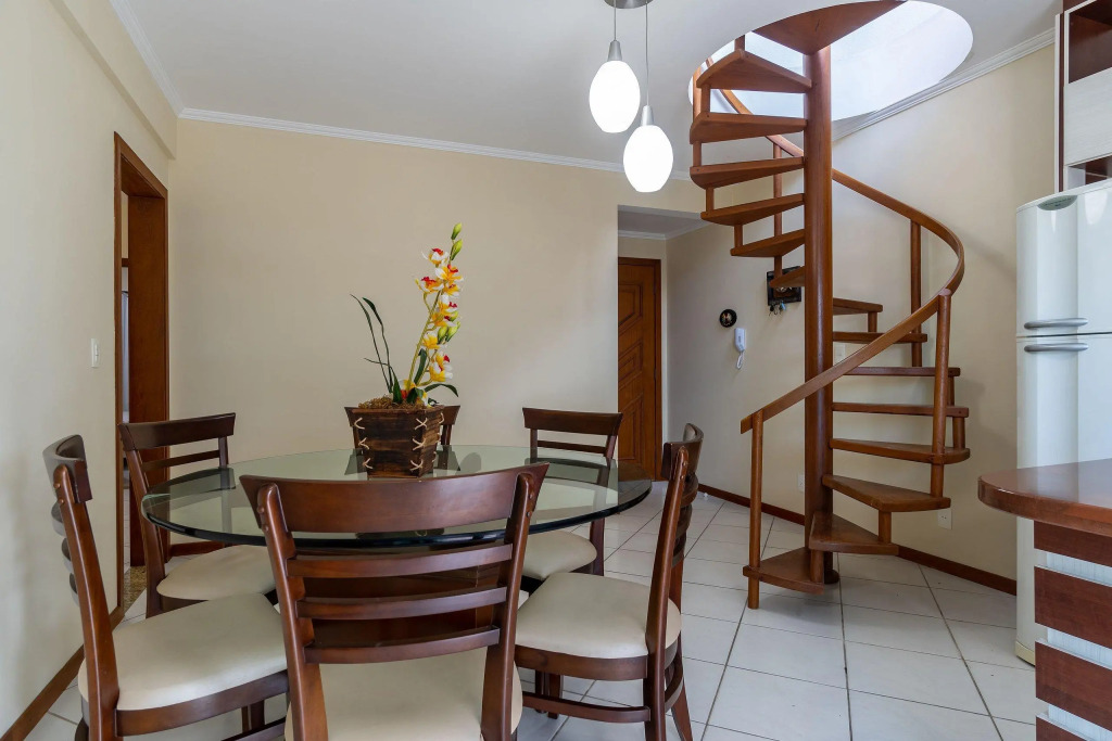 Espaçosa Cobertura Duplex com Piscina Privativa