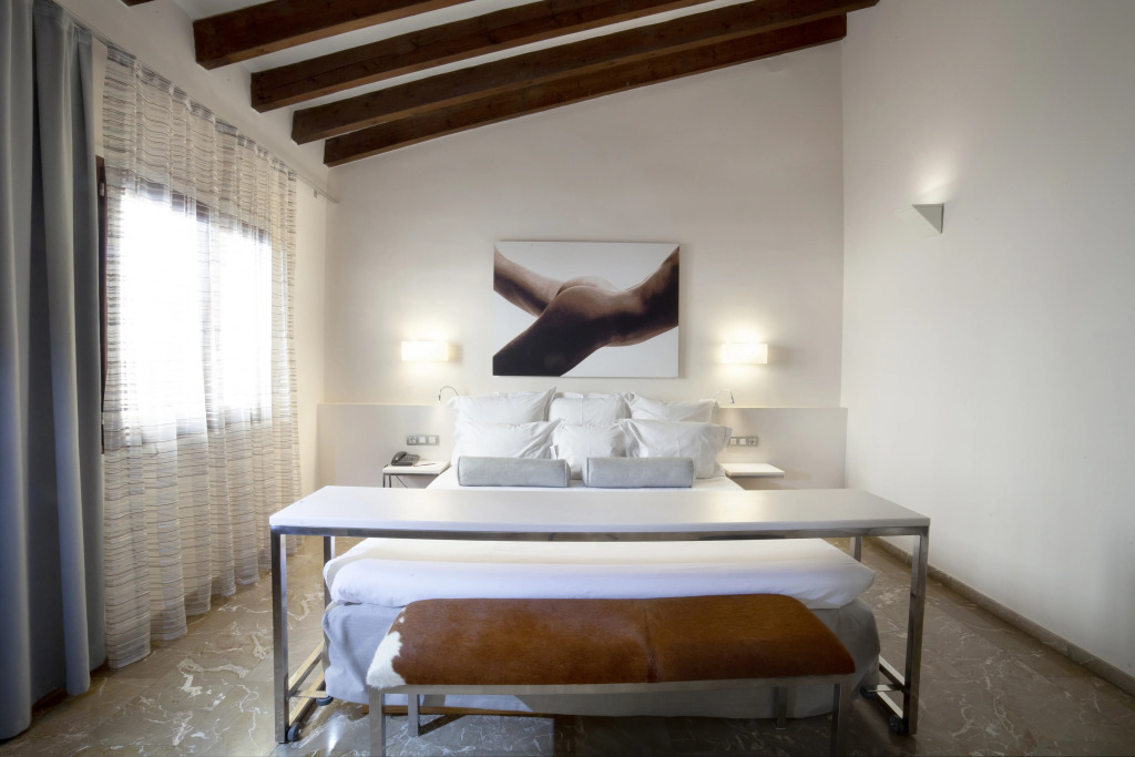 Petit Palace Hotel Tres