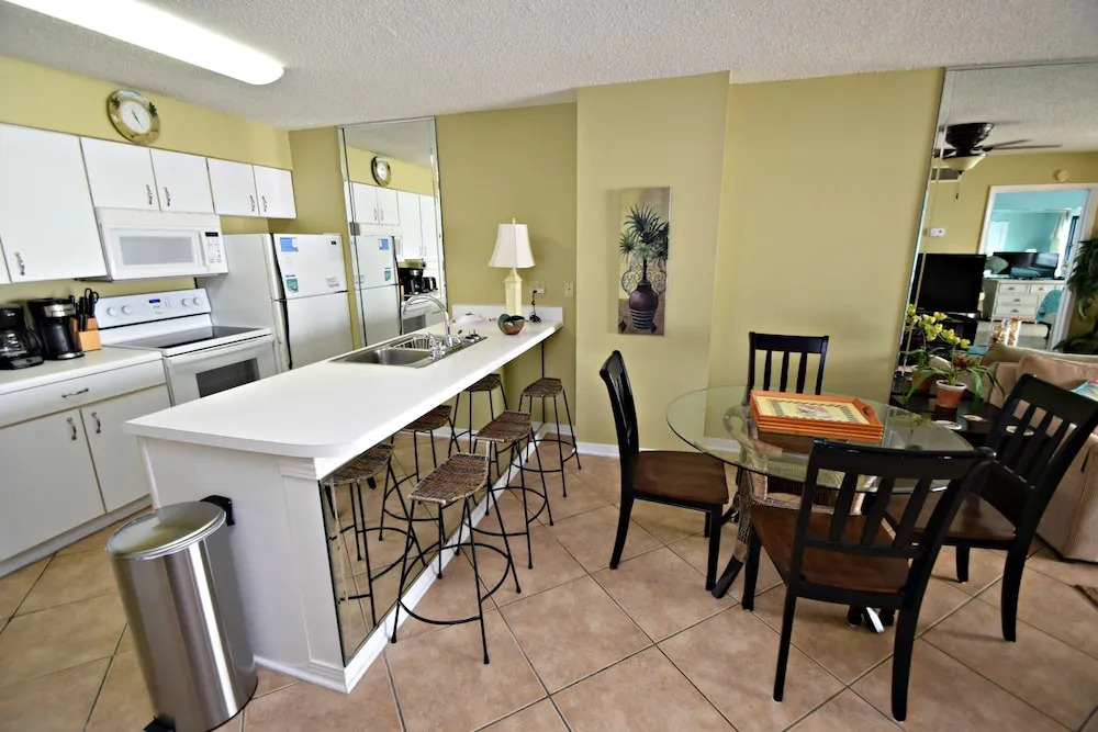 Harbour Place 207 2 Bedroom Condo