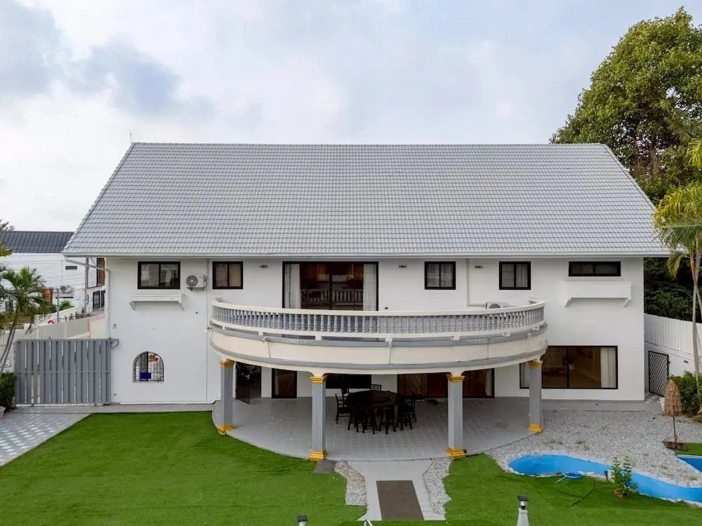 Splash Pool Villa-pattaya 5 BR Luxury Private Party Villa