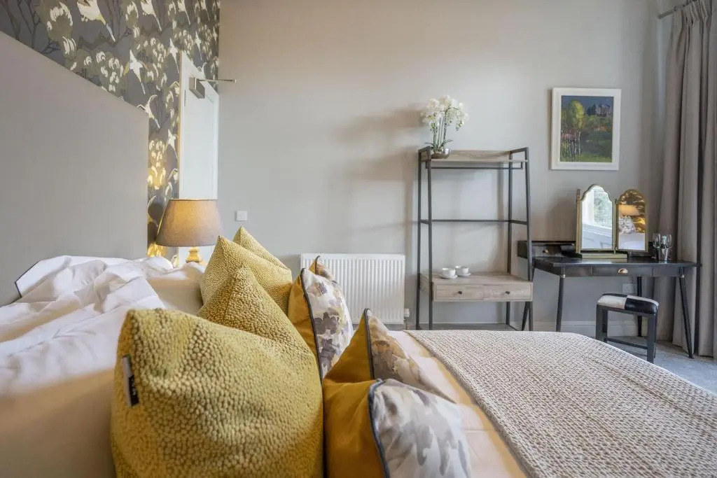 The Woodside Apartments