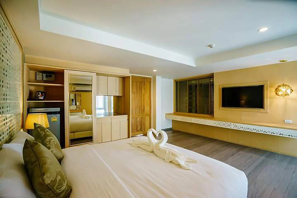 Moon Dragon Hotel